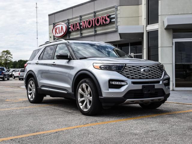 2020 Ford Explorer Platinum (Stk: K4811) in Chatham - Image 1 of 31