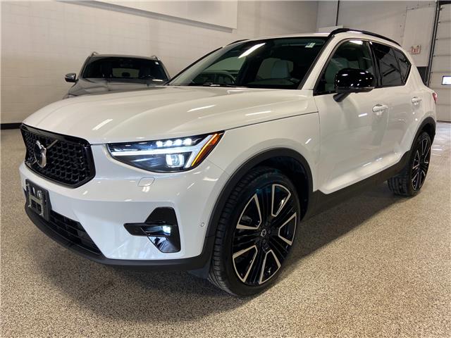 2023 Volvo XC40 B5 Ultimate Dark Theme (Stk: P13203) in Calgary - Image 1 of 24