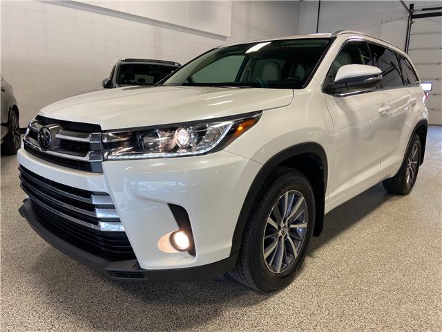 2018 Toyota Highlander XLE (Stk: P13233) in Calgary - Image 1 of 25