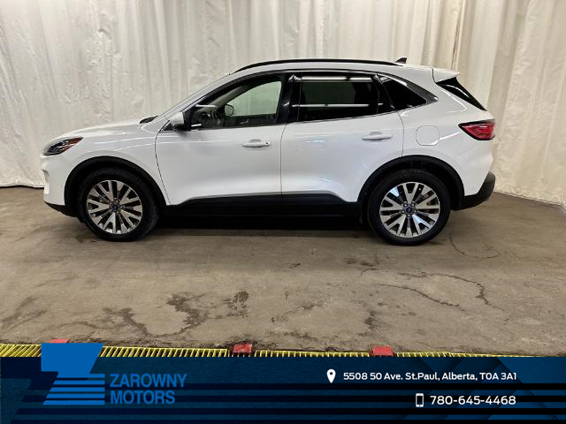 2020 Ford Escape Titanium Hybrid (Stk: 23CT38) in St.Paul - Image 1 of 10