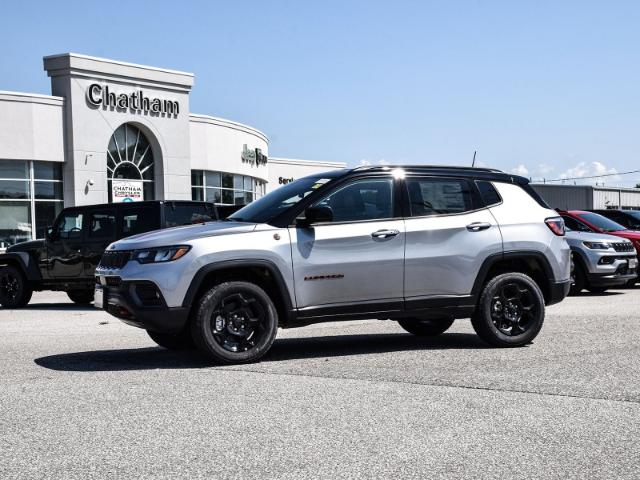 2023 Jeep Compass Trailhawk (Stk: N05823) in Chatham - Image 1 of 26