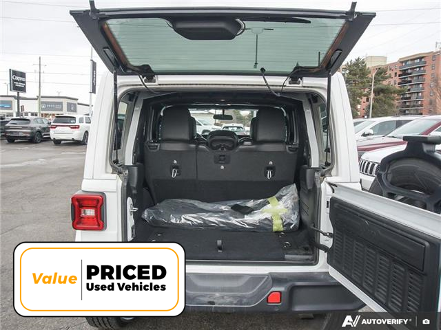 2020 Jeep Wrangler Unlimited Sahara (Stk: 91718) in Brantford - Image 11 of 27