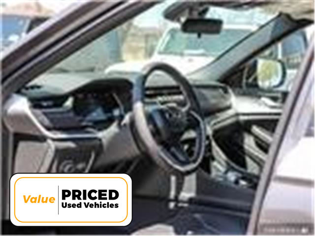 2025 Jeep Grand Cherokee Laredo (Stk: S4021) in Hamilton - Image 9 of 16