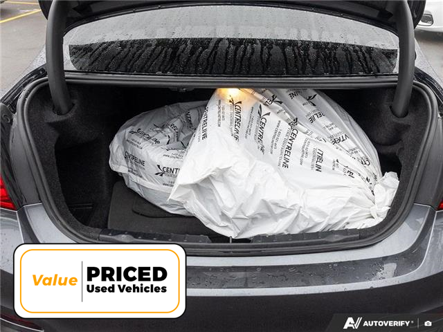 2018 BMW 330i xDrive (Stk: S4021B) in Hamilton - Image 11 of 29