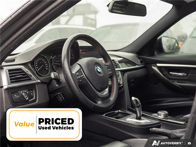 2018 BMW 330i xDrive (Stk: S4021B) in Hamilton - Image 13 of 29