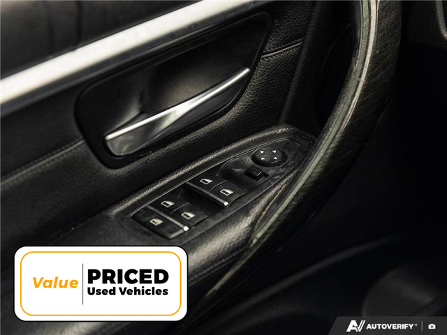 2018 BMW 330i xDrive (Stk: S4021B) in Hamilton - Image 16 of 29