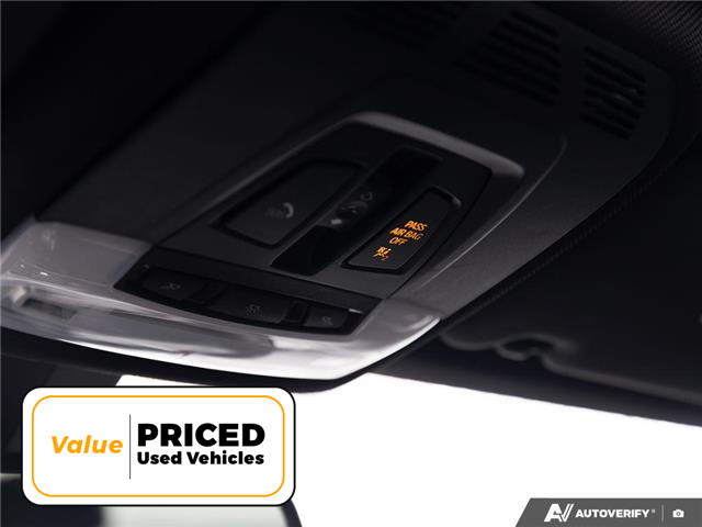 2018 BMW 330i xDrive (Stk: S4021B) in Hamilton - Image 21 of 29