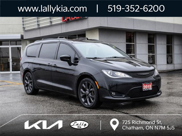 2019 Chrysler Pacifica Touring Plus (Stk: KC3237A) in Chatham - Image 1 of 30