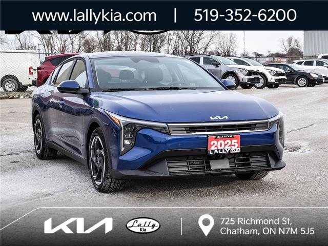 2025 Kia K4 EX+ (Stk: LKFR00148) in Chatham - Image 1 of 32