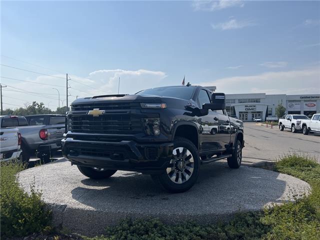 2024 Chevrolet Silverado 2500HD Custom (Stk: RF186962) in Calgary - Image 1 of 28