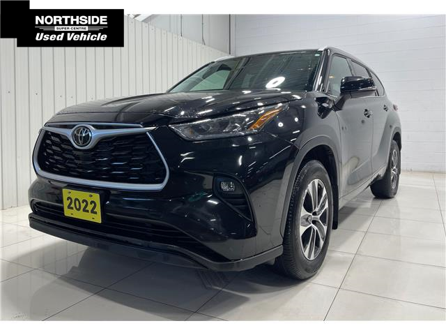 2022 Toyota Highlander XLE (Stk: P8628) in Sault Ste. Marie - Image 1 of 13