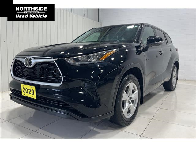 2023 Toyota Highlander LE (Stk: P8660) in Sault Ste. Marie - Image 1 of 12