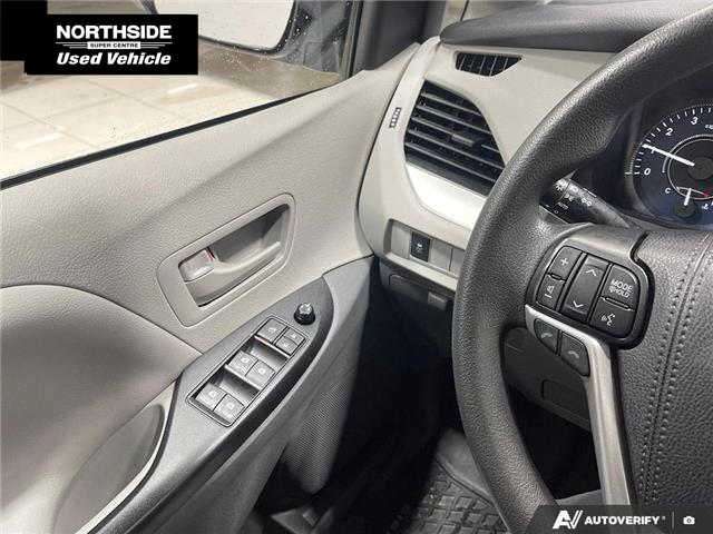 2019 Toyota Sienna 7-Passenger (Stk: V25477A) in Sault Ste. Marie - Image 9 of 24