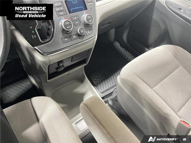 2019 Toyota Sienna 7-Passenger (Stk: V25477A) in Sault Ste. Marie - Image 12 of 24