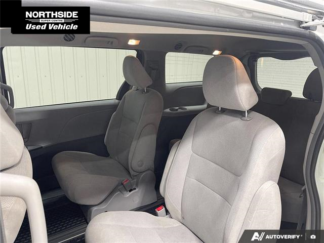 2019 Toyota Sienna 7-Passenger (Stk: V25477A) in Sault Ste. Marie - Image 15 of 24