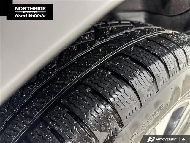 2022 Toyota Highlander Hybrid XLE (Stk: V25543A) in Sault Ste. Marie - Image 9 of 12