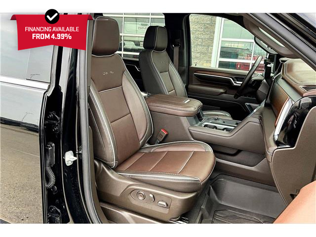 2025 GMC Sierra 3500HD Denali (Stk: 40555U) in Calgary - Image 7 of 35