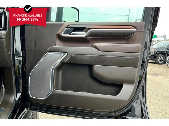 2025 GMC Sierra 3500HD Denali (Stk: 40555U) in Calgary - Image 19 of 35