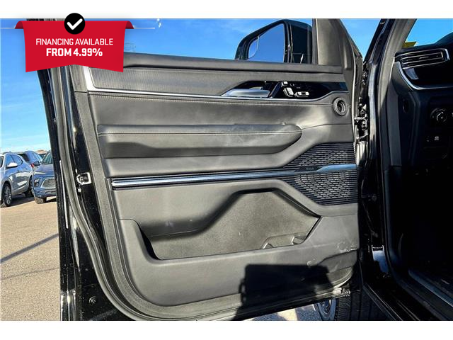 2023 Jeep Grand Wagoneer Series II (Stk: 10437U) in Calgary - Image 18 of 36