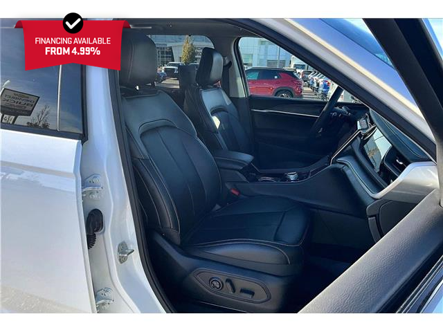 2023 Jeep Grand Cherokee 4xe Base (Stk: 36998U) in Calgary - Image 7 of 35