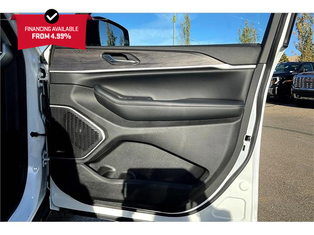 2023 Jeep Grand Cherokee 4xe Base (Stk: 36998U) in Calgary - Image 19 of 35