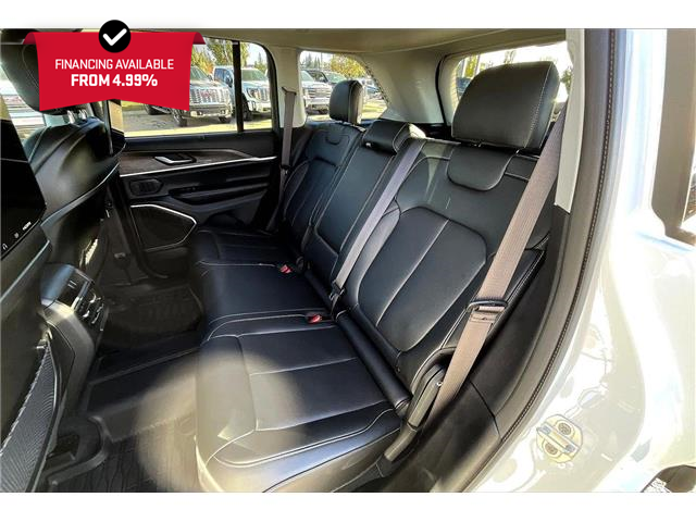 2023 Jeep Grand Cherokee 4xe Base (Stk: 36998U) in Calgary - Image 27 of 35