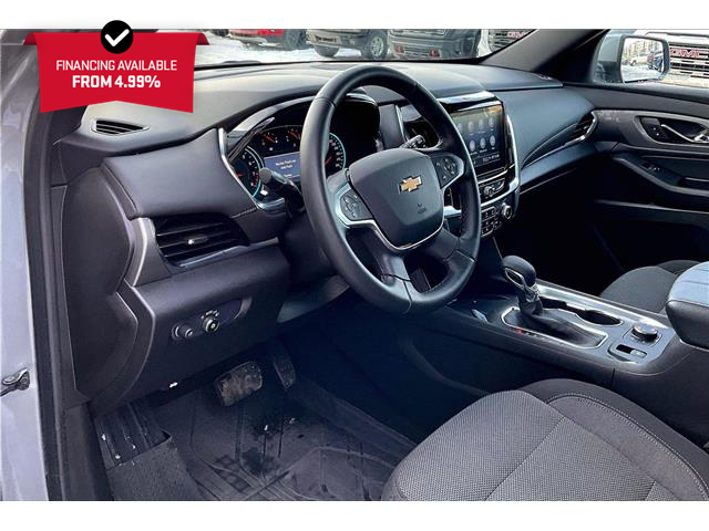 2023 Chevrolet Traverse LT Cloth (Stk: 31493U) in Calgary - Image 13 of 35