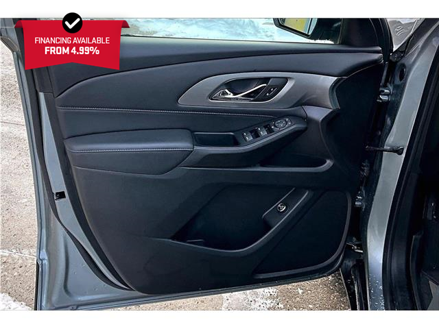 2023 Chevrolet Traverse LT Cloth (Stk: 31493U) in Calgary - Image 17 of 35