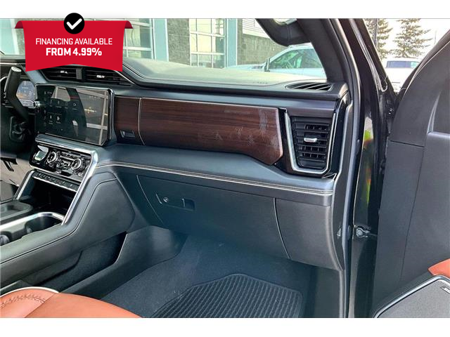 2025 GMC Sierra 3500HD Denali Ultimate (Stk: 66237U) in Calgary - Image 16 of 36
