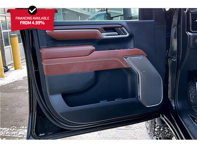 2025 GMC Sierra 3500HD Denali Ultimate (Stk: 66237U) in Calgary - Image 18 of 36