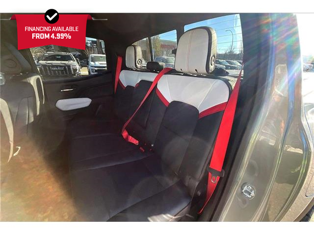 2025 GMC Canyon AT4 (Stk: 37115UA) in Calgary - Image 27 of 35