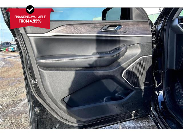 2022 Jeep Grand Cherokee Limited (Stk: 25175U) in Calgary - Image 17 of 33