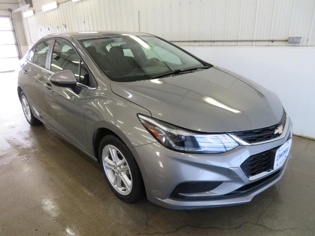 2018 Chevrolet Cruze LT Auto (Stk: 23-214A) in KILLARNEY - Image 1 of 32