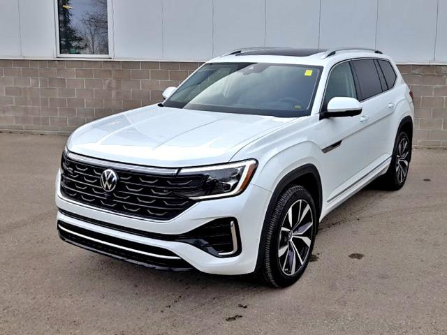 2024 Volkswagen Atlas 2.0 TSI Execline (Stk: 240260) in Regina - Image 1 of 46