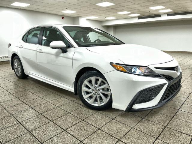 2021 Toyota Camry SE (Stk: 6512) in Calgary - Image 1 of 21