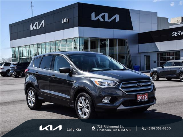 2019 Ford Escape SE (Stk: LKSP00268A) in Chatham - Image 1 of 28