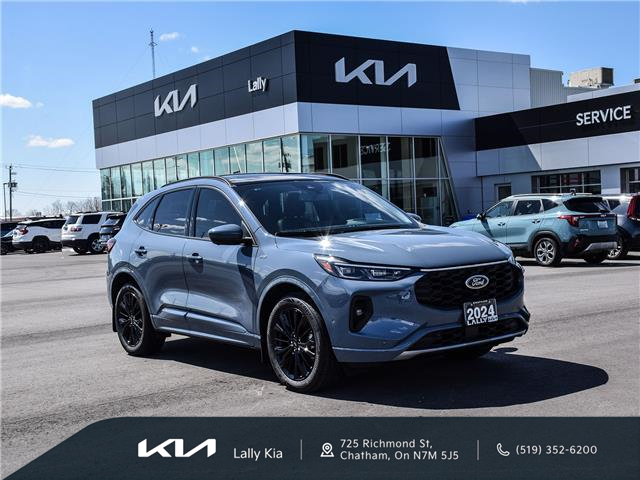 2024 Ford Escape ST-Line Elite (Stk: LK00293T) in Chatham - Image 1 of 30