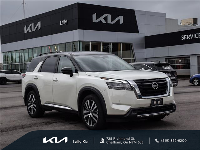 2024 Nissan Pathfinder Platinum (Stk: LK00315T) in Chatham - Image 1 of 25