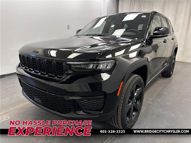 2025 Jeep Grand Cherokee Laredo (Stk: A25096) in Lethbridge - Image 1 of 30