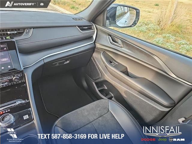 2025 Jeep Grand Cherokee L Laredo (Stk: SJ049) in Innisfail - Image 18 of 27