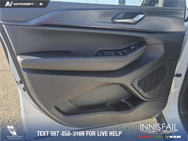 2025 Jeep Grand Cherokee Laredo (Stk: SJ060) in Innisfail - Image 7 of 24