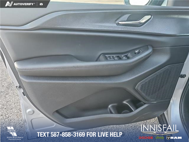 2025 Jeep Grand Cherokee Laredo (Stk: SJ058) in Innisfail - Image 7 of 24