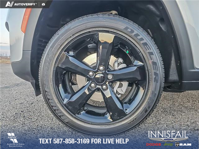 2025 Jeep Grand Cherokee Laredo (Stk: SJ058) in Innisfail - Image 8 of 24