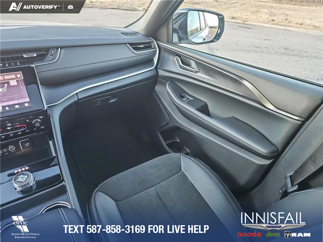 2025 Jeep Grand Cherokee Laredo (Stk: SJ058) in Innisfail - Image 18 of 24