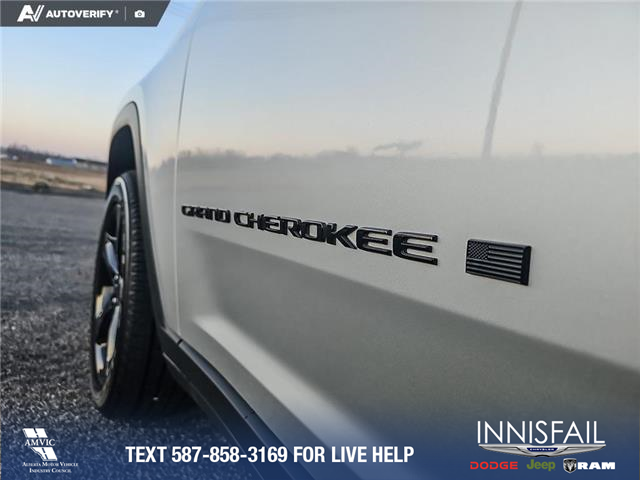 2025 Jeep Grand Cherokee Laredo (Stk: SJ058) in Innisfail - Image 23 of 24