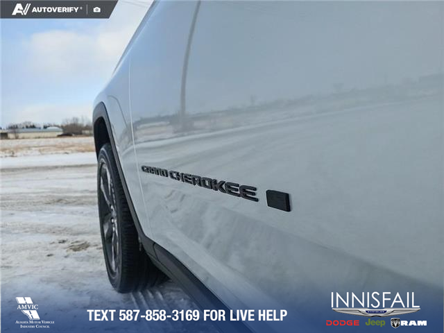 2025 Jeep Grand Cherokee L Laredo (Stk: SJ063) in Innisfail - Image 23 of 24