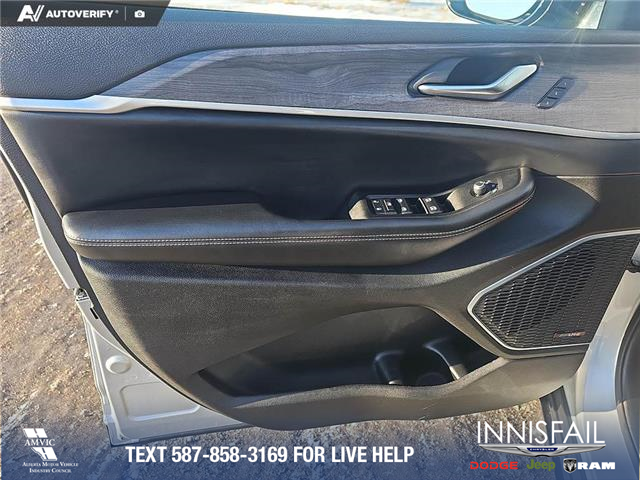 2023 Jeep Grand Cherokee 4xe Base (Stk: SJ070A) in Innisfail - Image 8 of 24