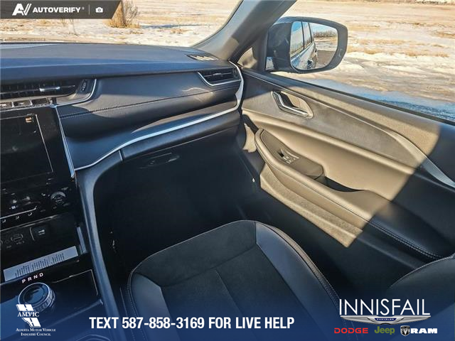 2025 Jeep Grand Cherokee L Laredo (Stk: SJ074) in Innisfail - Image 18 of 24