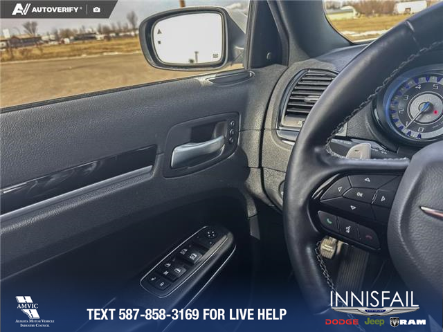 2022 Chrysler 300 S (Stk: P1174) in Innisfail - Image 8 of 20
