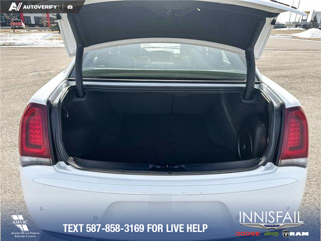 2022 Chrysler 300 S (Stk: P1174) in Innisfail - Image 17 of 20